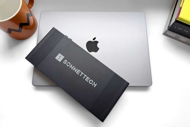 Sonnet Echo 21 SuperDock MacBook 1